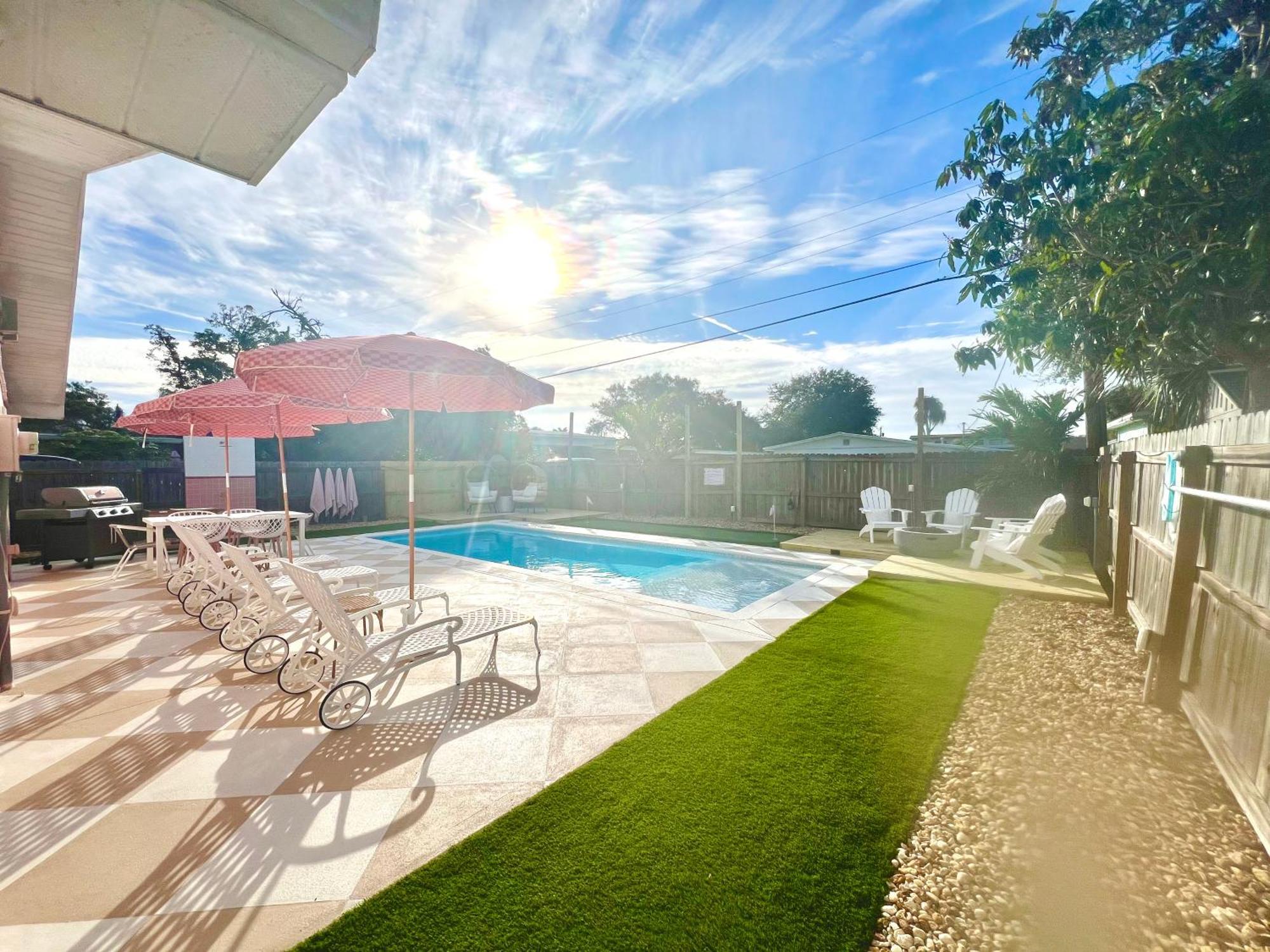 Luxury Villa 3 Blocks From The Beach With Pool A Fire Pit And Outdoor Oasis Cape Canaveral Exterior foto
